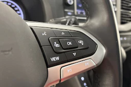 valkoinen Volkswagen Transporter 2023 kuva 25.