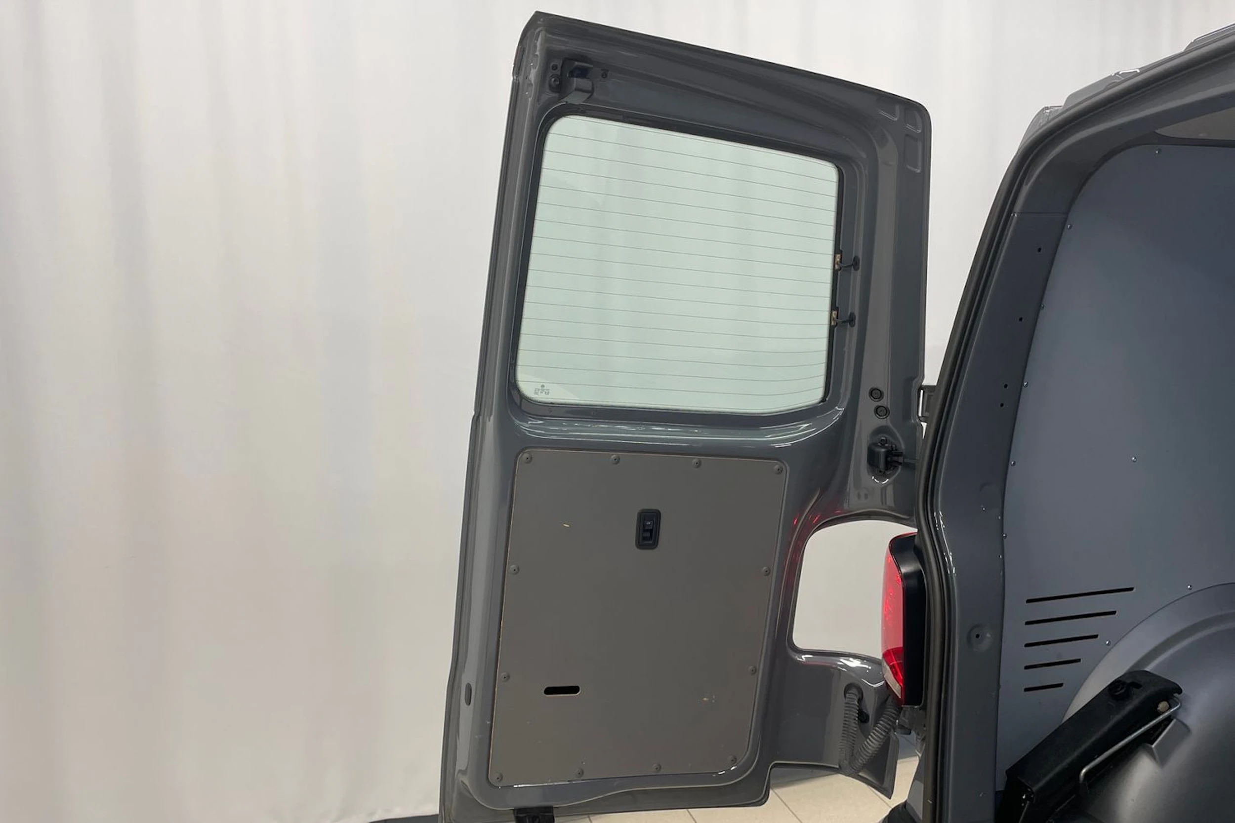 Harmaa Volkswagen TRANSPORTER 2023 kuva 21.