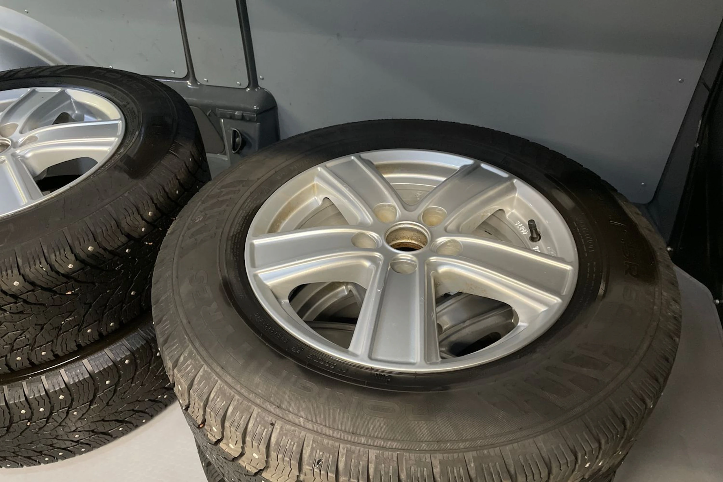 Harmaa Volkswagen TRANSPORTER 2023 kuva 22.