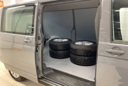 Harmaa Volkswagen TRANSPORTER 2023 kuva 24.