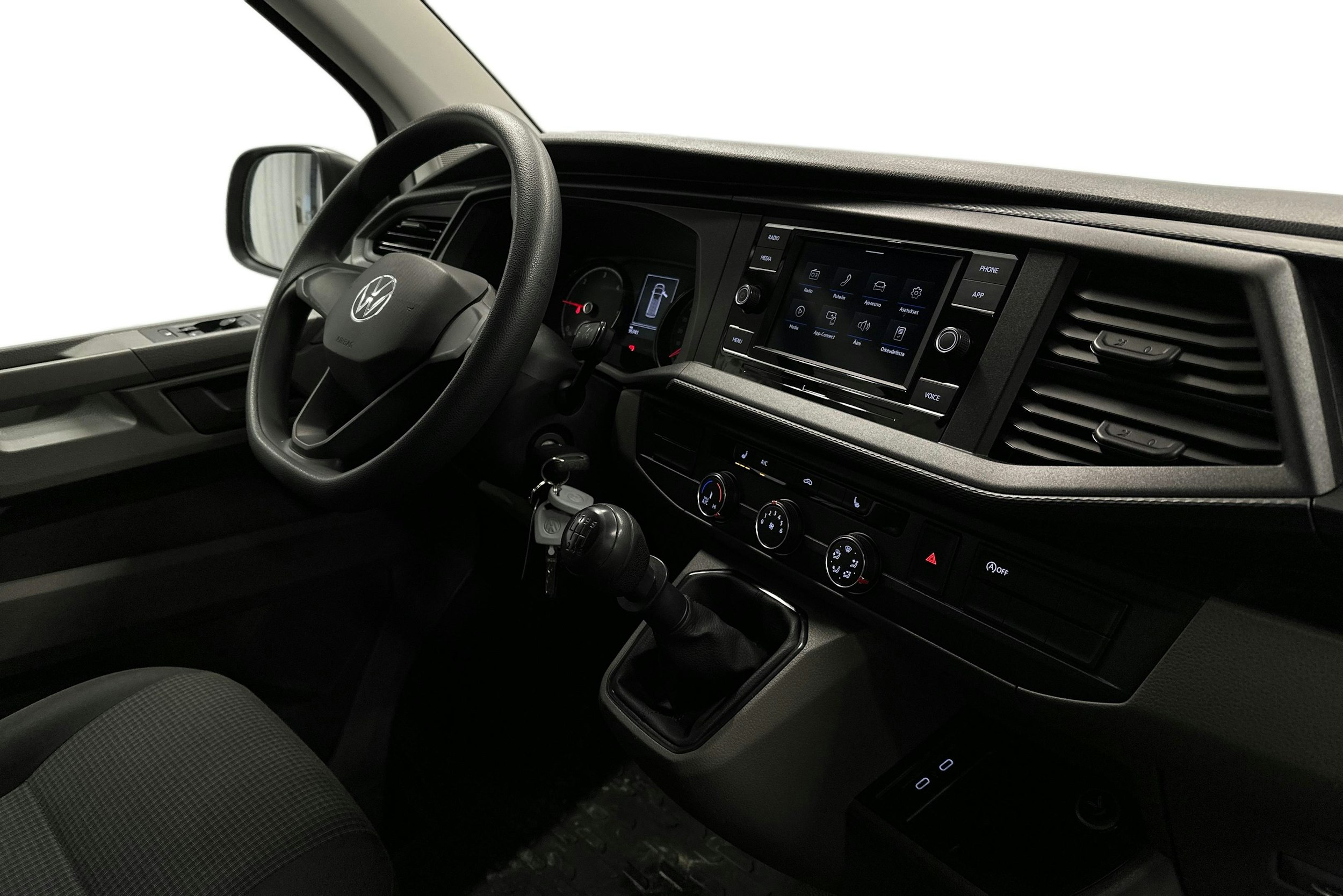 valkoinen Volkswagen Transporter 2023 kuva 7.