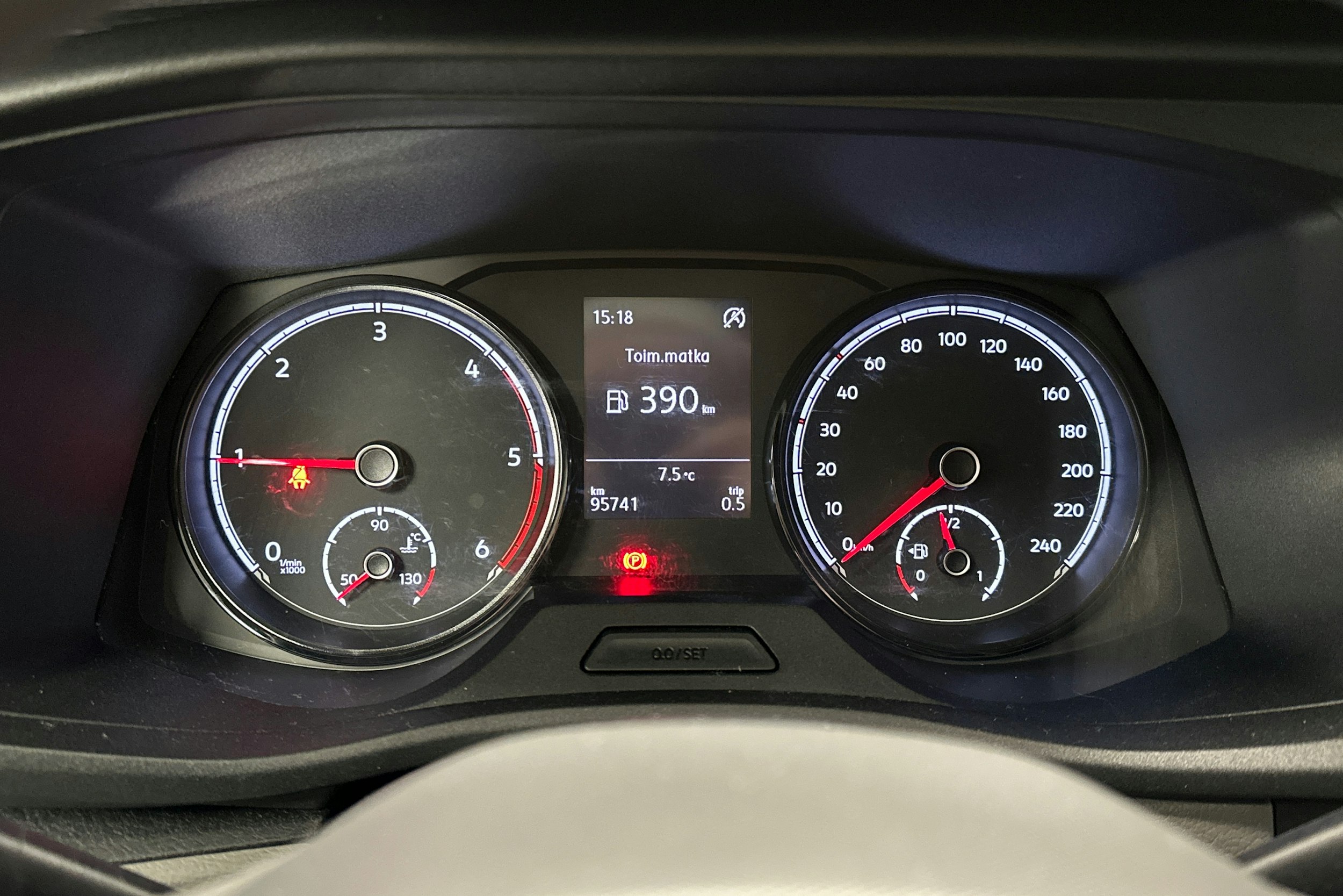 valkoinen Volkswagen Transporter 2023 kuva 14.