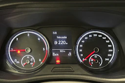 valkoinen Volkswagen Transporter 2023 kuva 14.