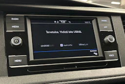 valkoinen Volkswagen Transporter 2023 kuva 15.