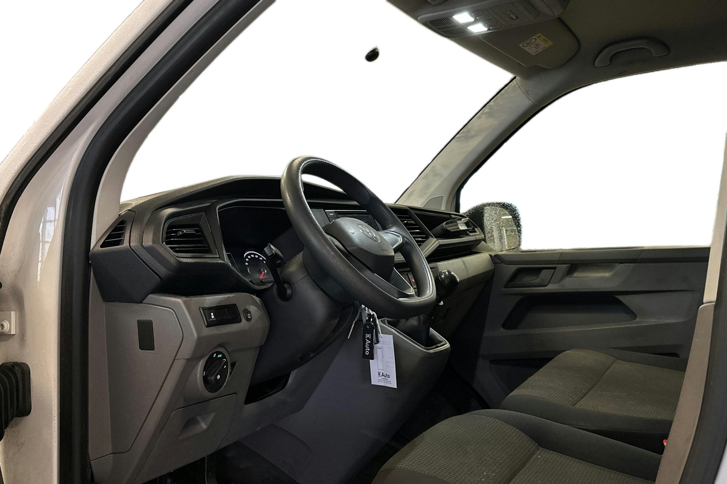 valkoinen Volkswagen Transporter 2023 kuva 3.