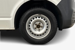 valkoinen Volkswagen Transporter 2023 kuva 11.