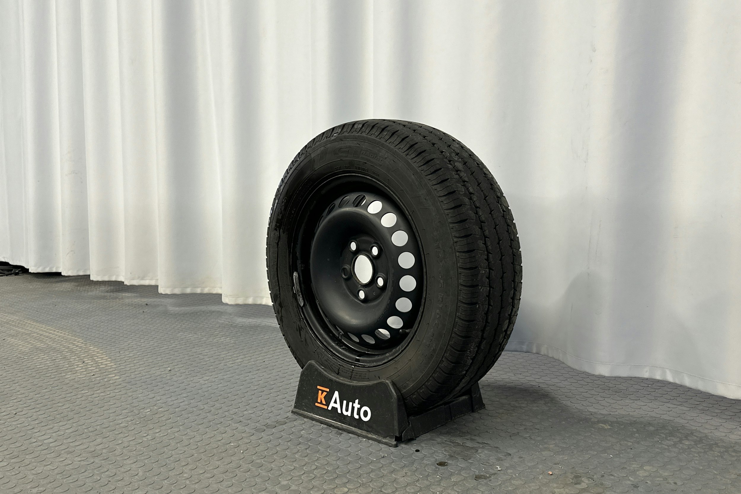 valkoinen Volkswagen Transporter 2023 kuva 12.