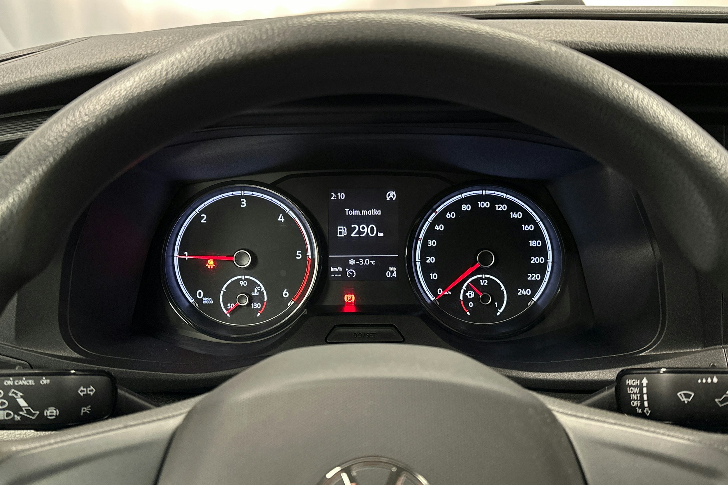 valkoinen Volkswagen Transporter 2023 kuva 14.