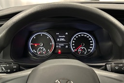 valkoinen Volkswagen Transporter 2023 kuva 14.