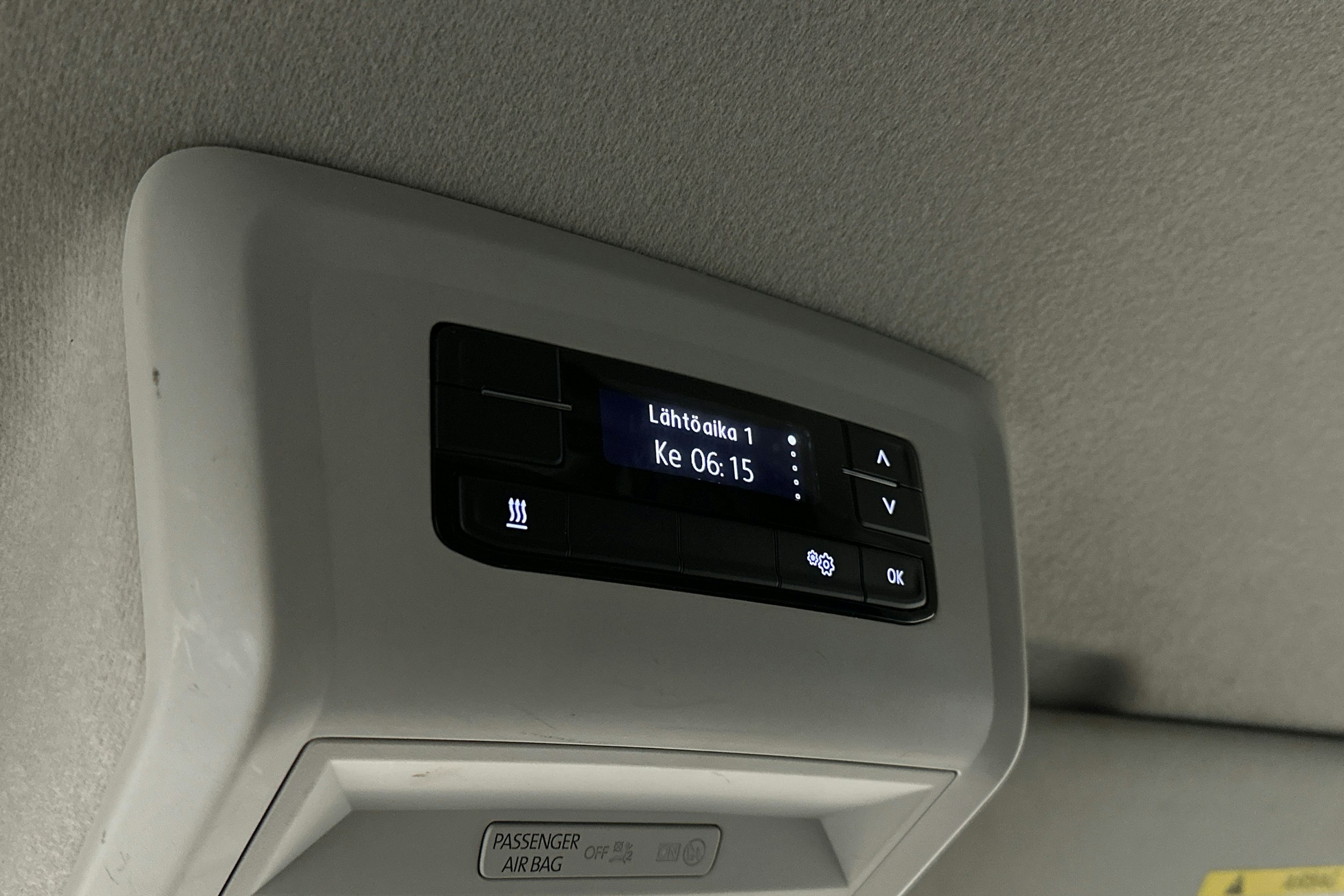 valkoinen Volkswagen Transporter 2023 kuva 18.