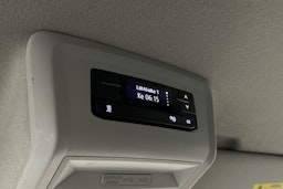 valkoinen Volkswagen Transporter 2023 kuva 18.