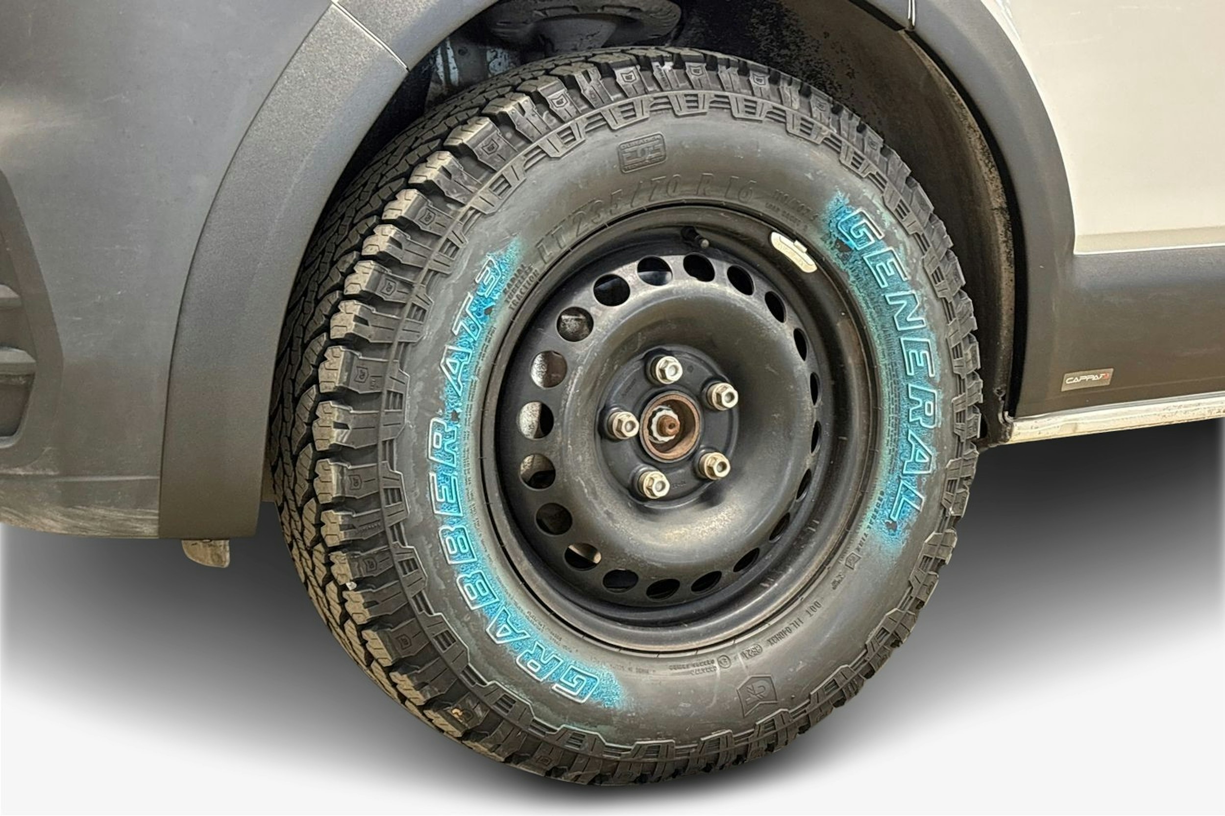 valkoinen Volkswagen Transporter 2023 kuva 11.