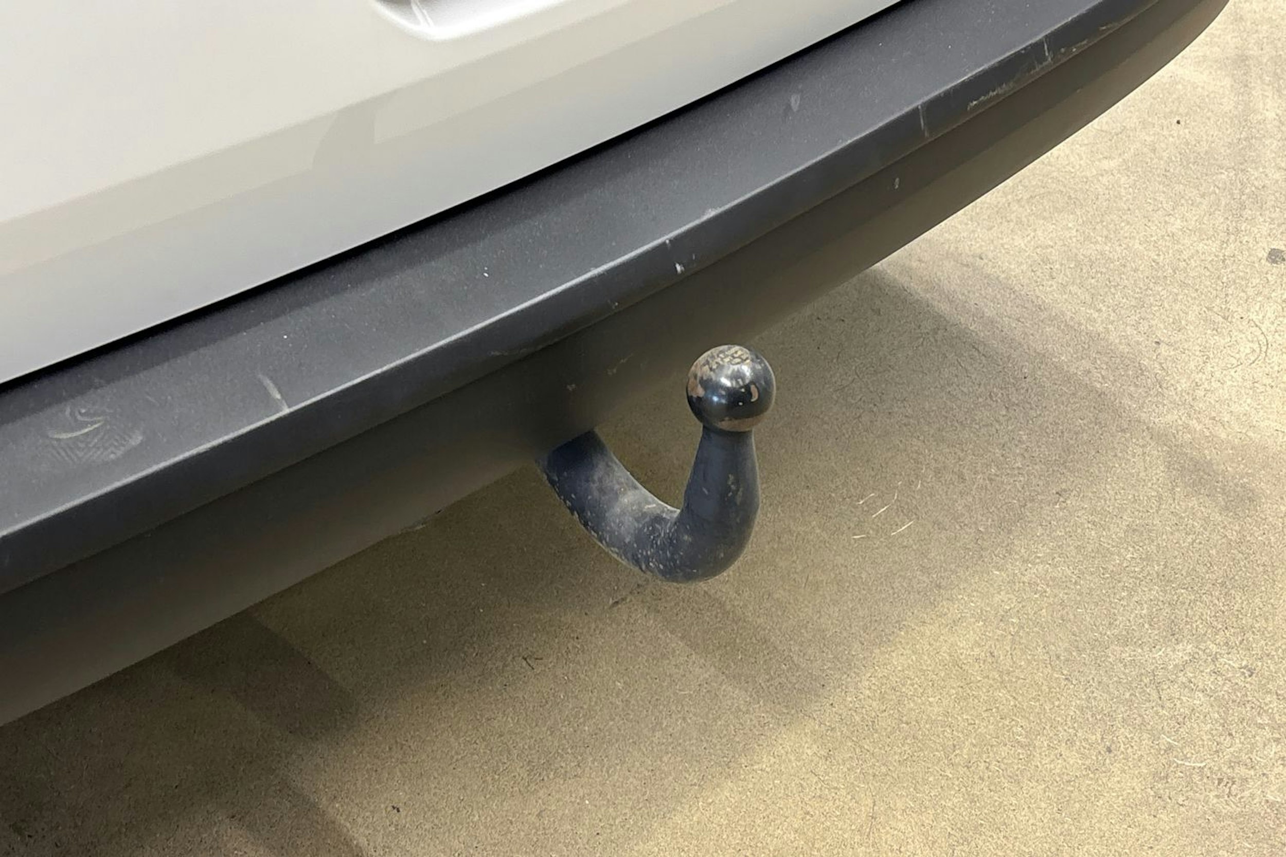 valkoinen Volkswagen Transporter 2023 kuva 29.