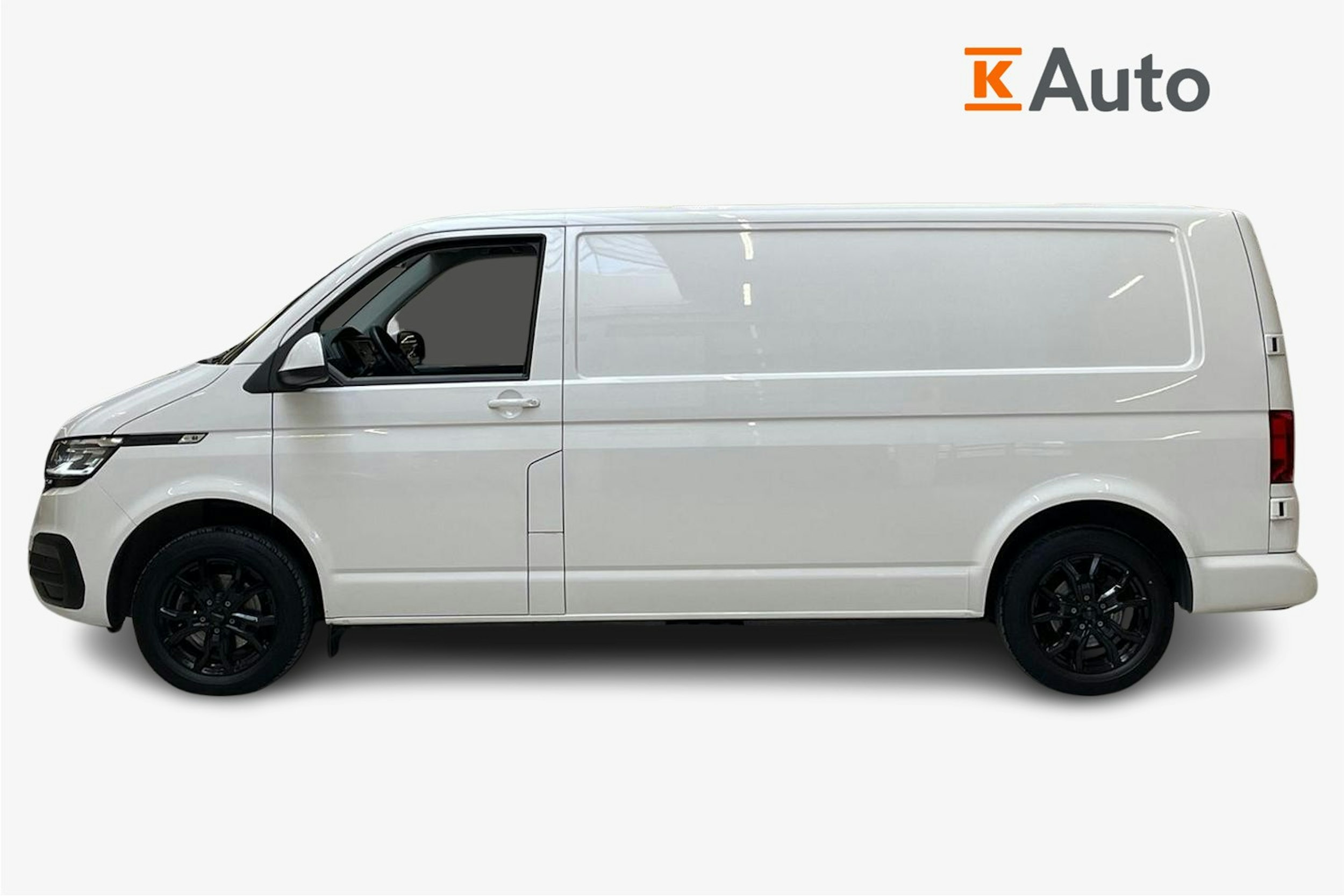 valkoinen Volkswagen Transporter 2023 kuva 6.
