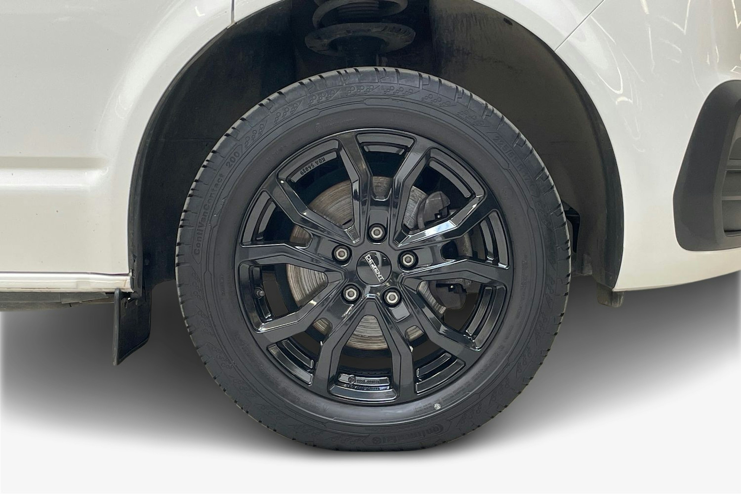 valkoinen Volkswagen Transporter 2023 kuva 11.