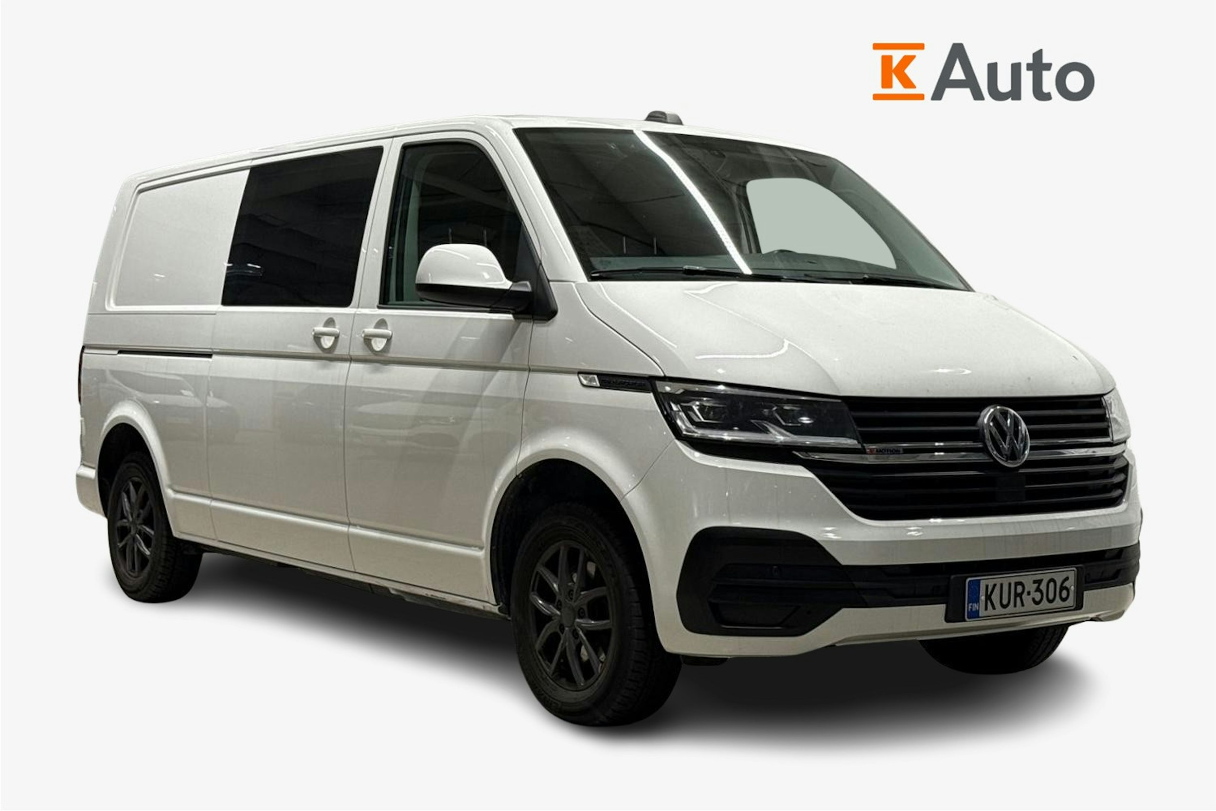 valkoinen Volkswagen Transporter 2023 kuva 1.