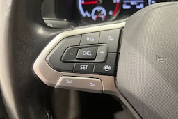 valkoinen Volkswagen Transporter 2023 kuva 12.