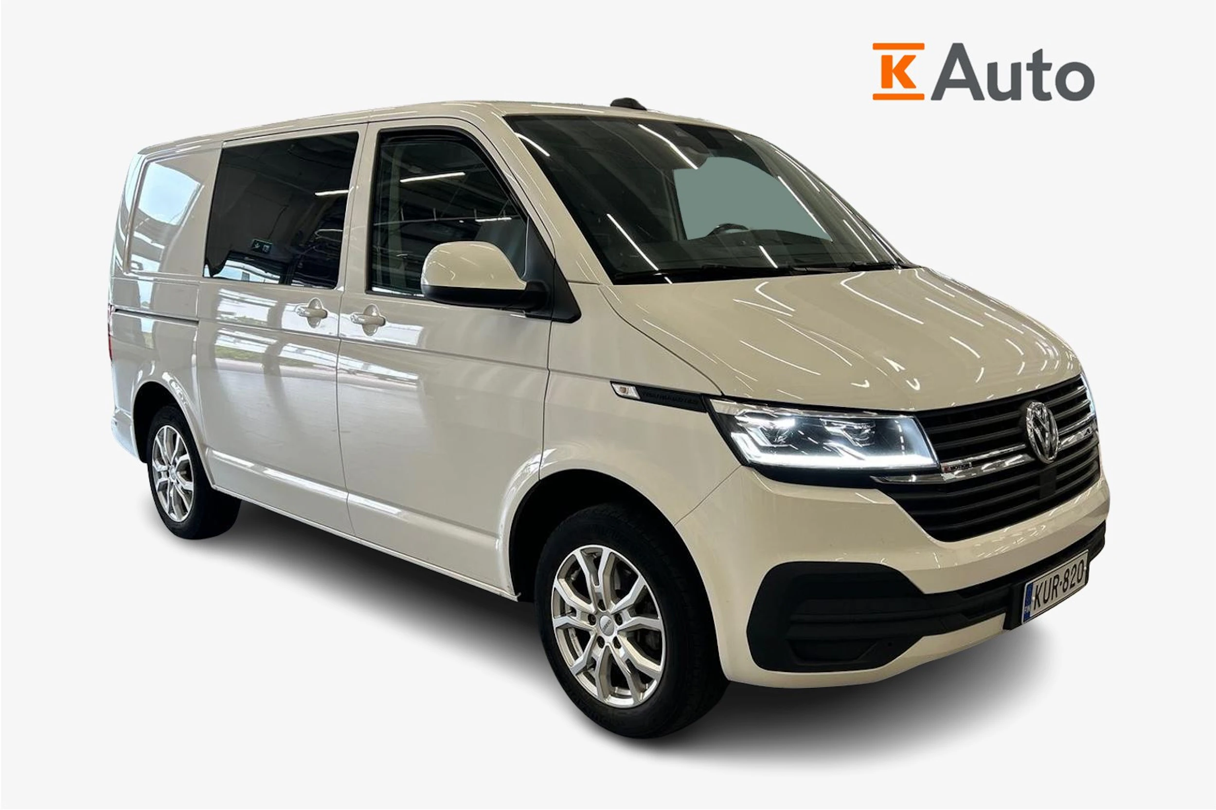 valkoinen Volkswagen Transporter 2023 kuva 1.