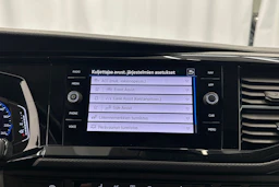 valkoinen Volkswagen Transporter 2023 kuva 20.