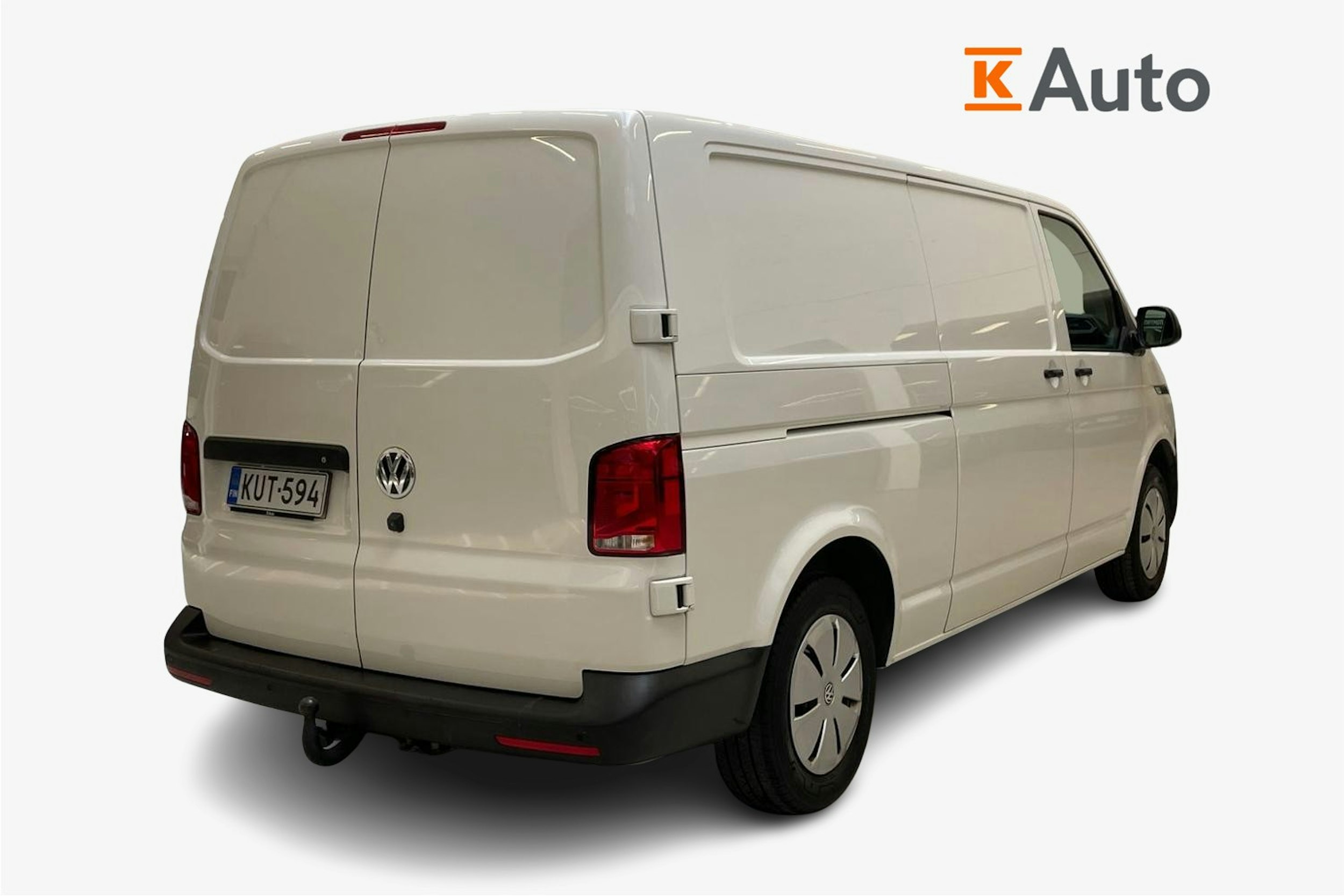 valkoinen Volkswagen Transporter 2023 kuva 2.