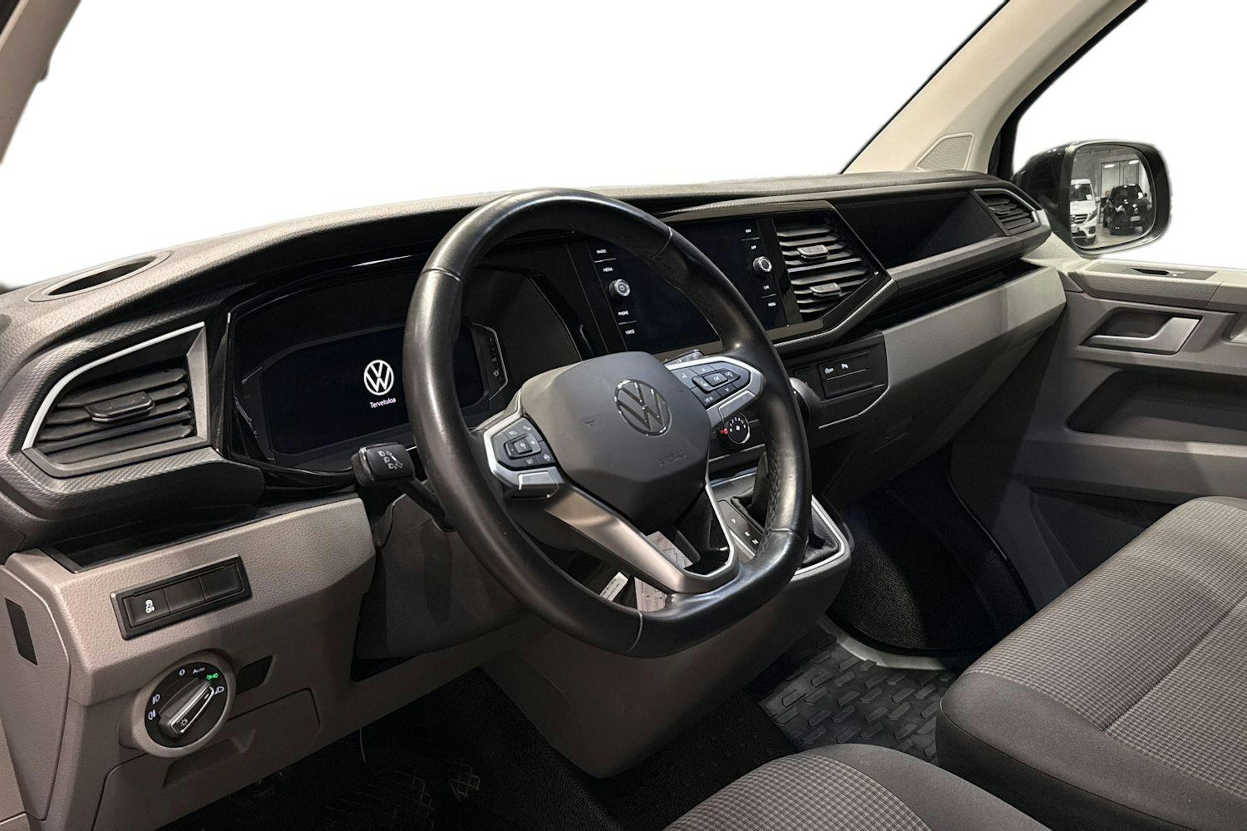 Musta Volkswagen TRANSPORTER 2023 kuva 7.