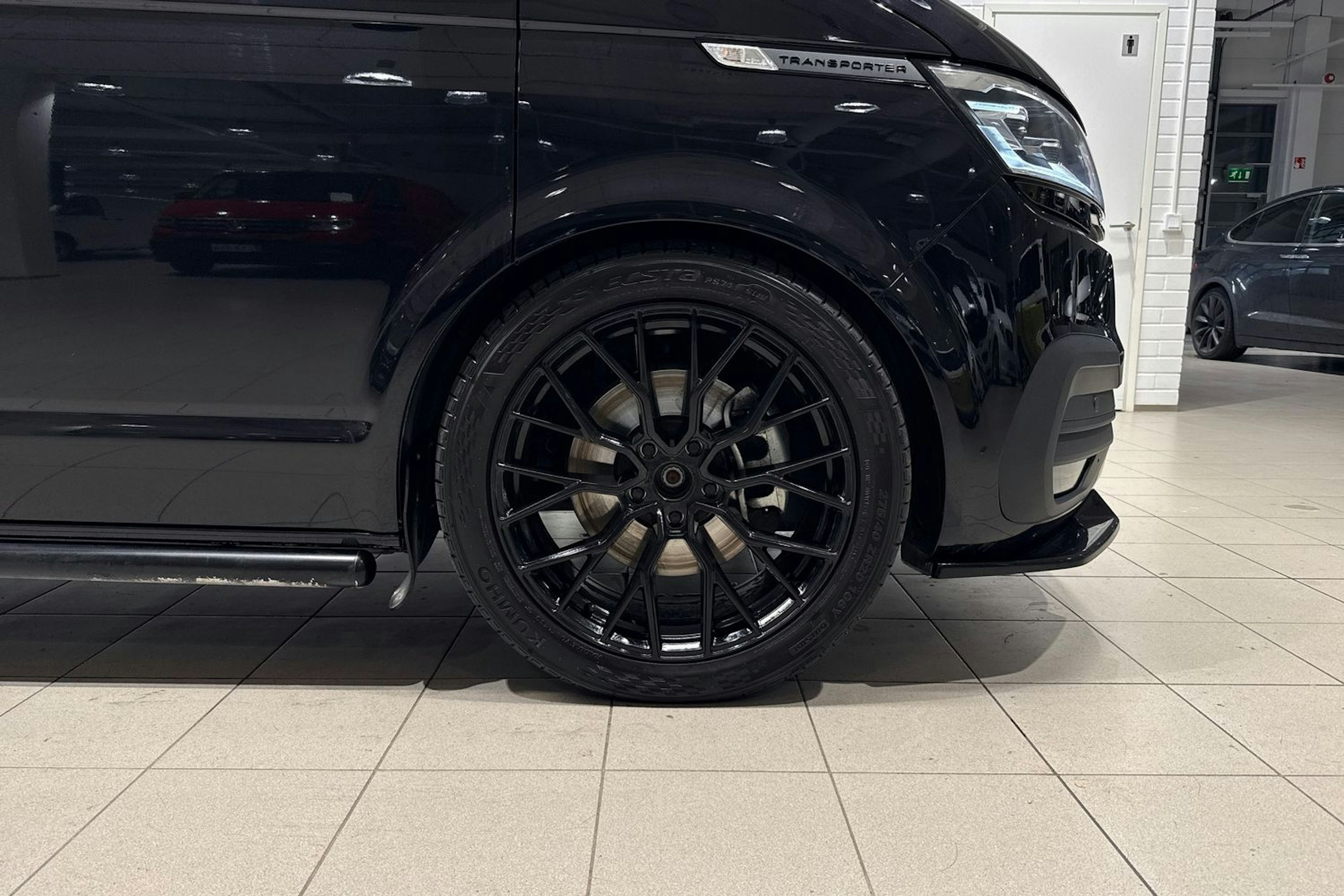 Musta Volkswagen TRANSPORTER 2023 kuva 11.