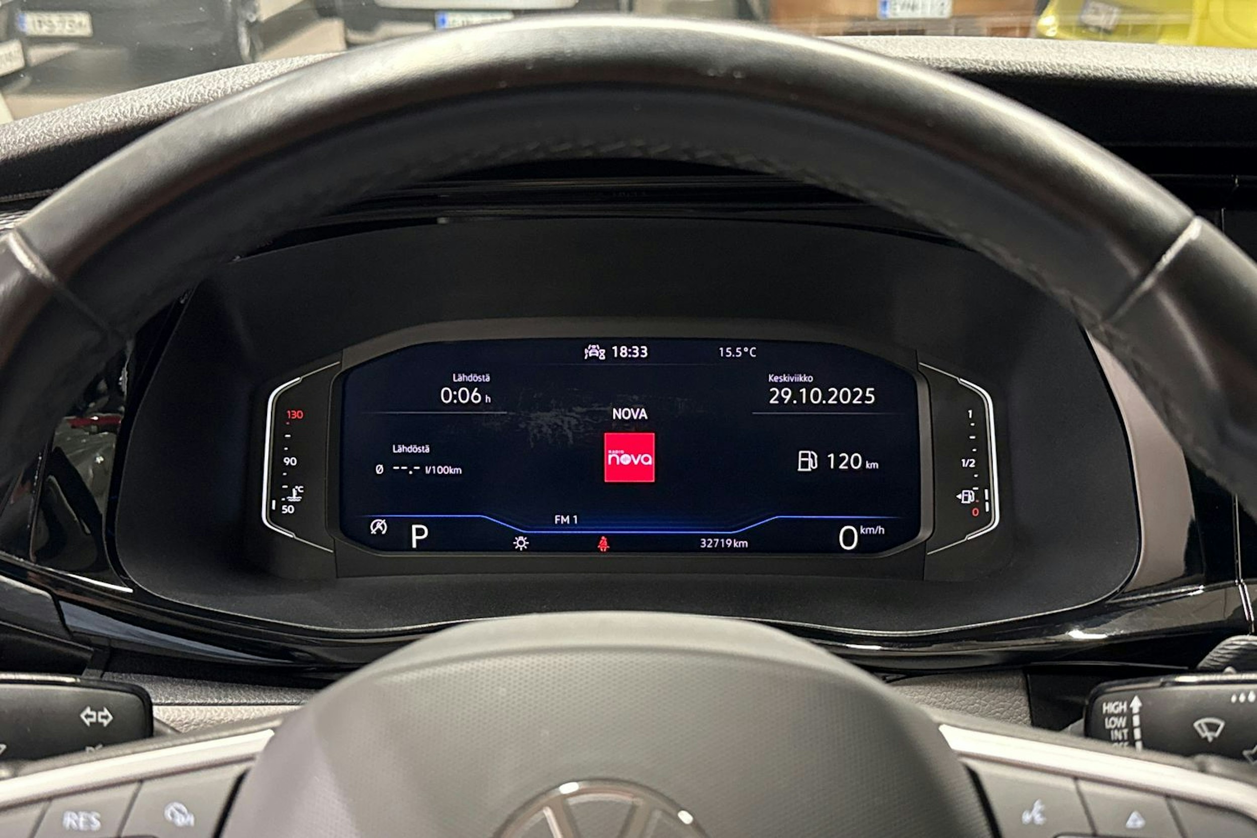 Musta Volkswagen TRANSPORTER 2023 kuva 19.