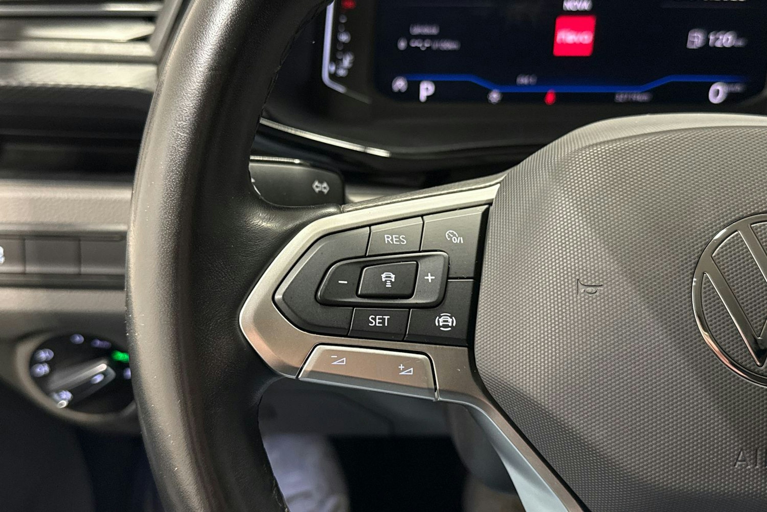 Musta Volkswagen TRANSPORTER 2023 kuva 20.