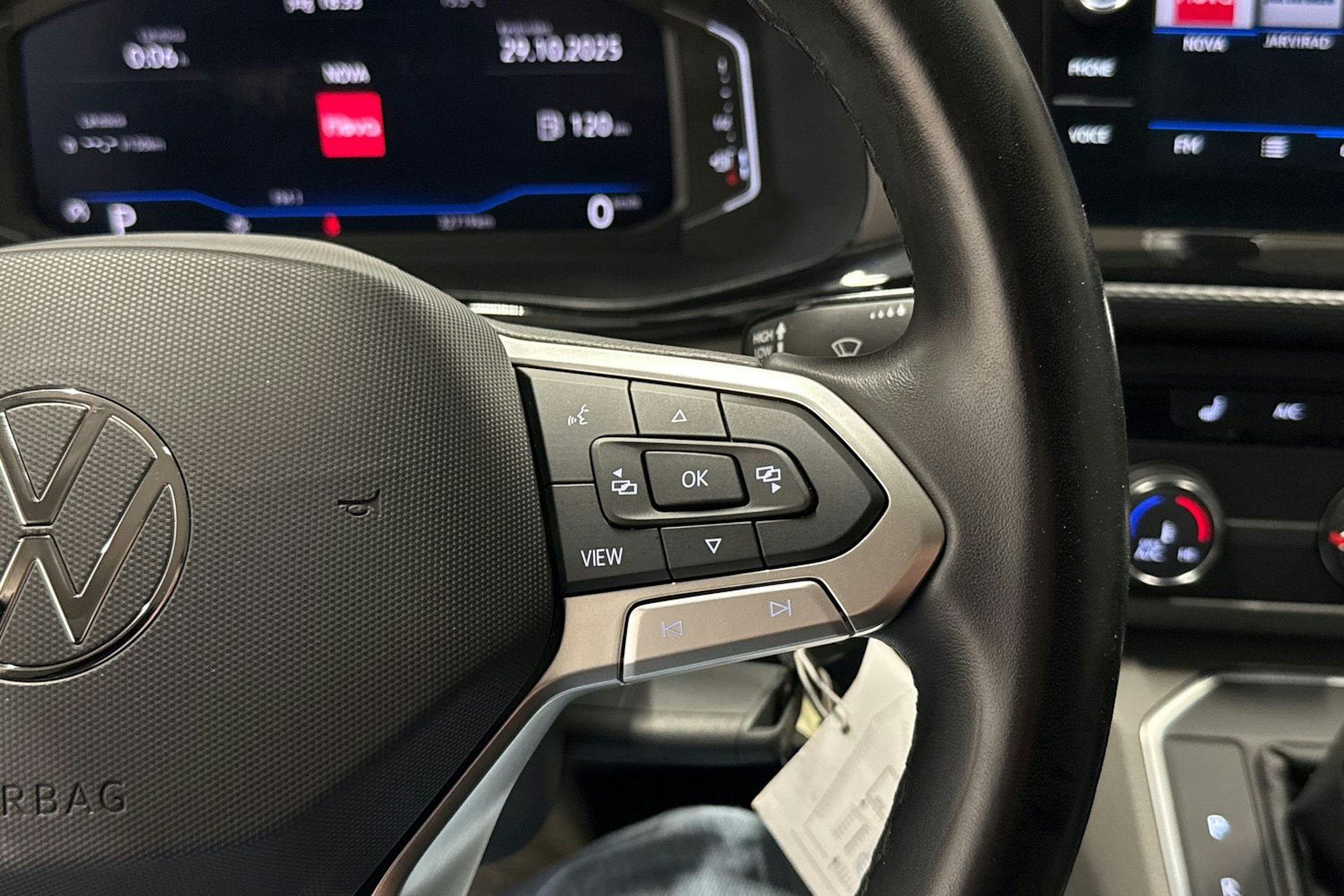 Musta Volkswagen TRANSPORTER 2023 kuva 21.