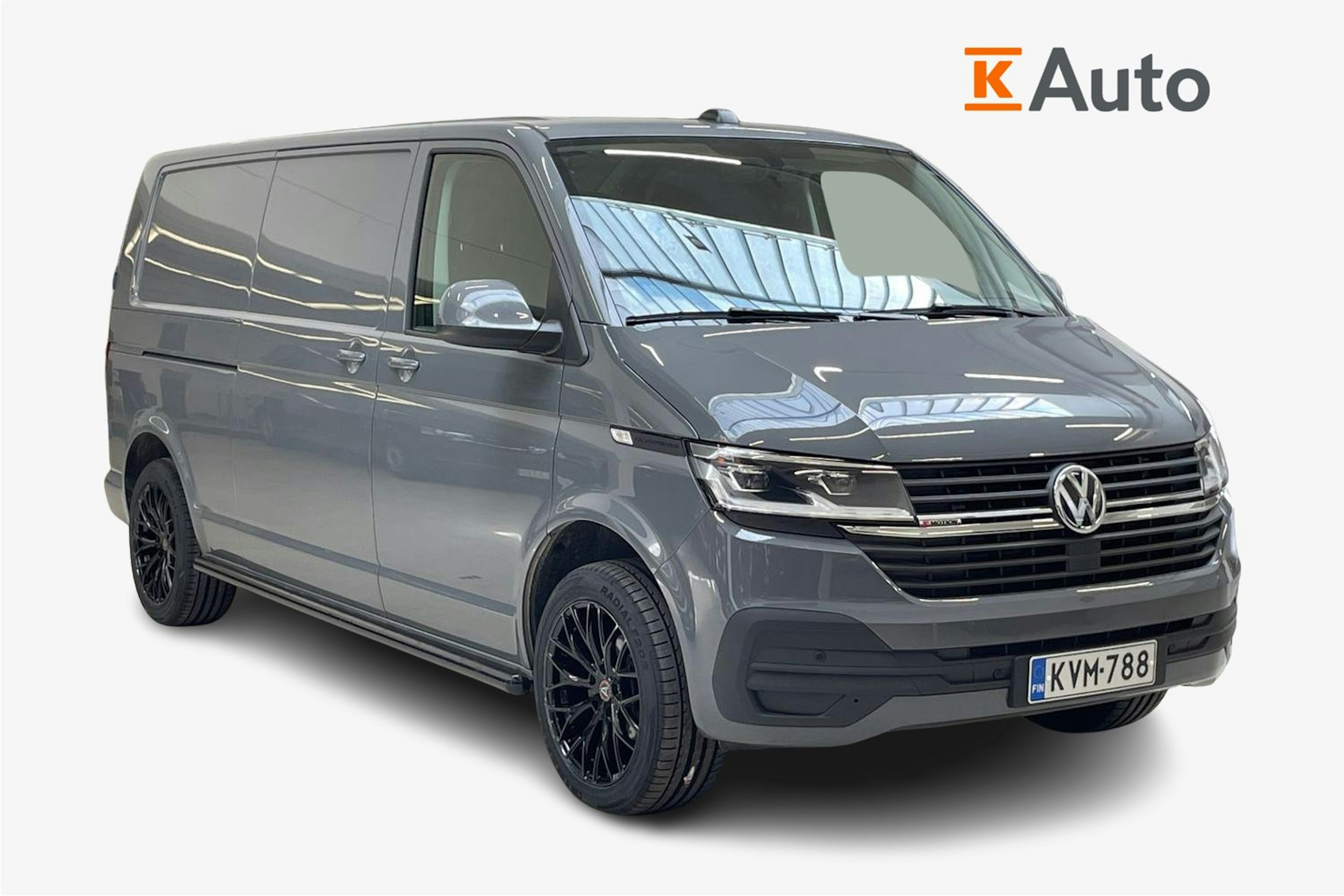 harmaa Volkswagen Transporter 2024 kuva 1.