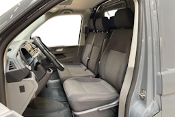 harmaa Volkswagen Transporter 2024 kuva 7.