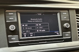 harmaa Volkswagen Transporter 2024 kuva 21.