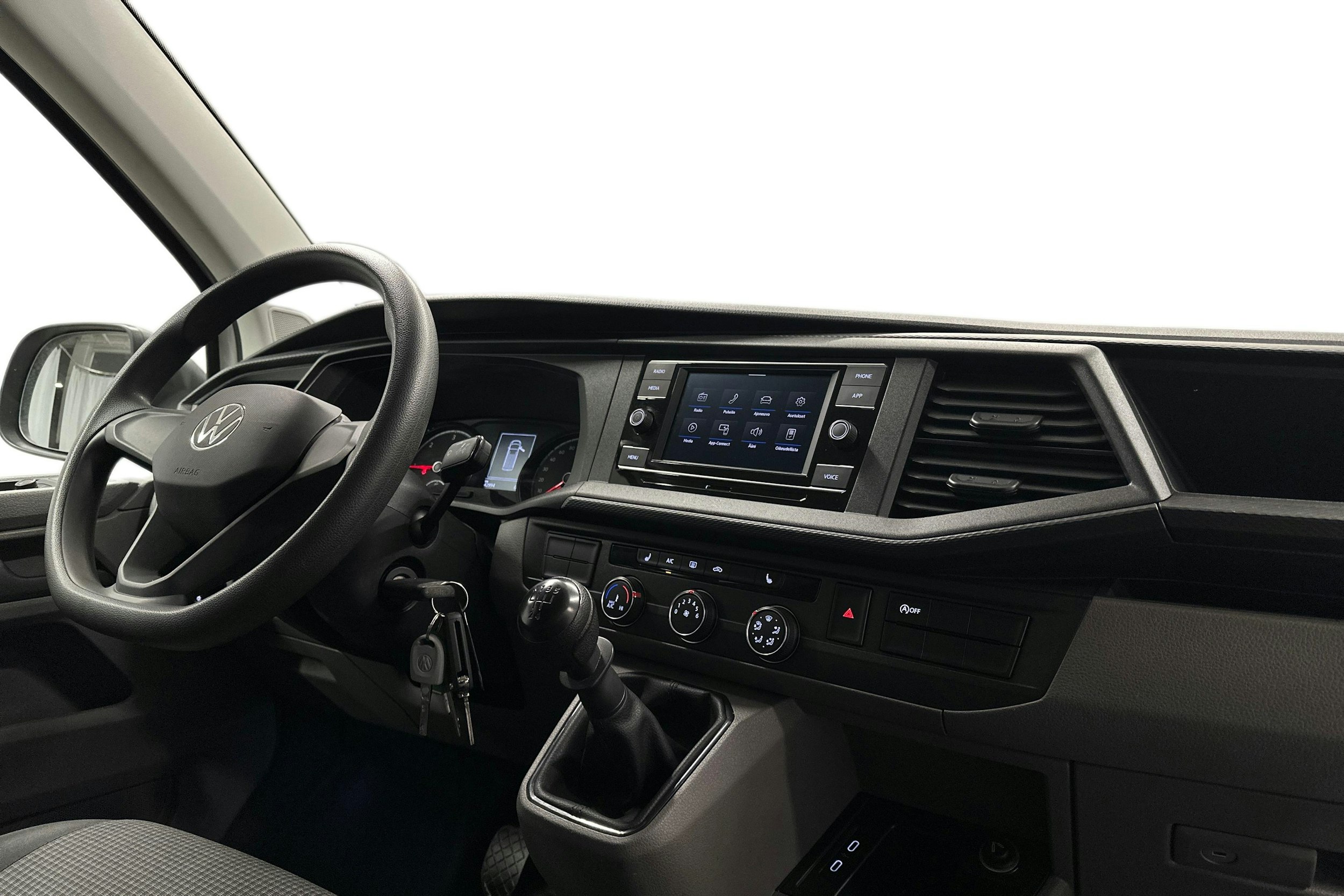 valkoinen Volkswagen Transporter 2024 kuva 7.