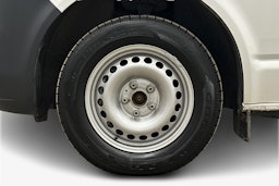 valkoinen Volkswagen Transporter 2024 kuva 9.