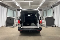 valkoinen Volkswagen Transporter 2024 kuva 11.