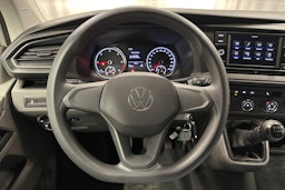 valkoinen Volkswagen Transporter 2024 kuva 12.