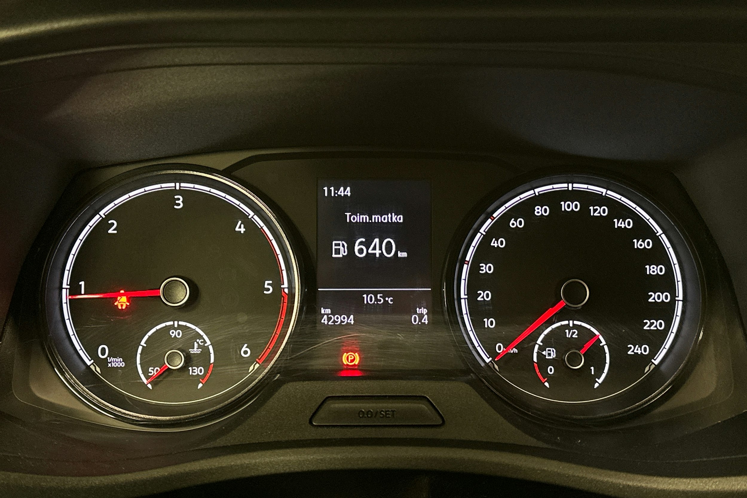 valkoinen Volkswagen Transporter 2024 kuva 13.