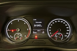 valkoinen Volkswagen Transporter 2024 kuva 13.