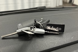 valkoinen Volkswagen Transporter 2023 kuva 23.