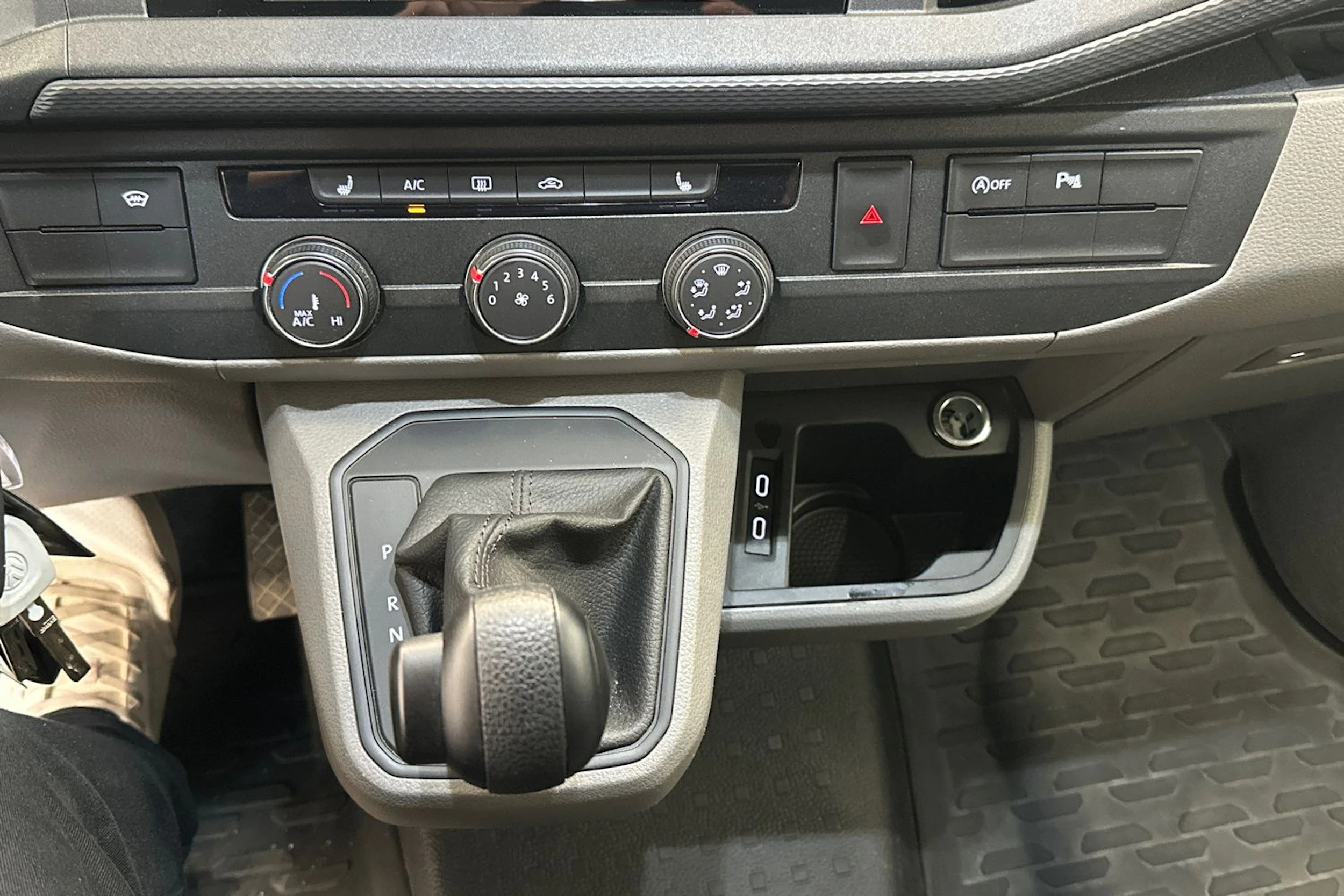 met. sininen Volkswagen Transporter 2022 kuva 13.