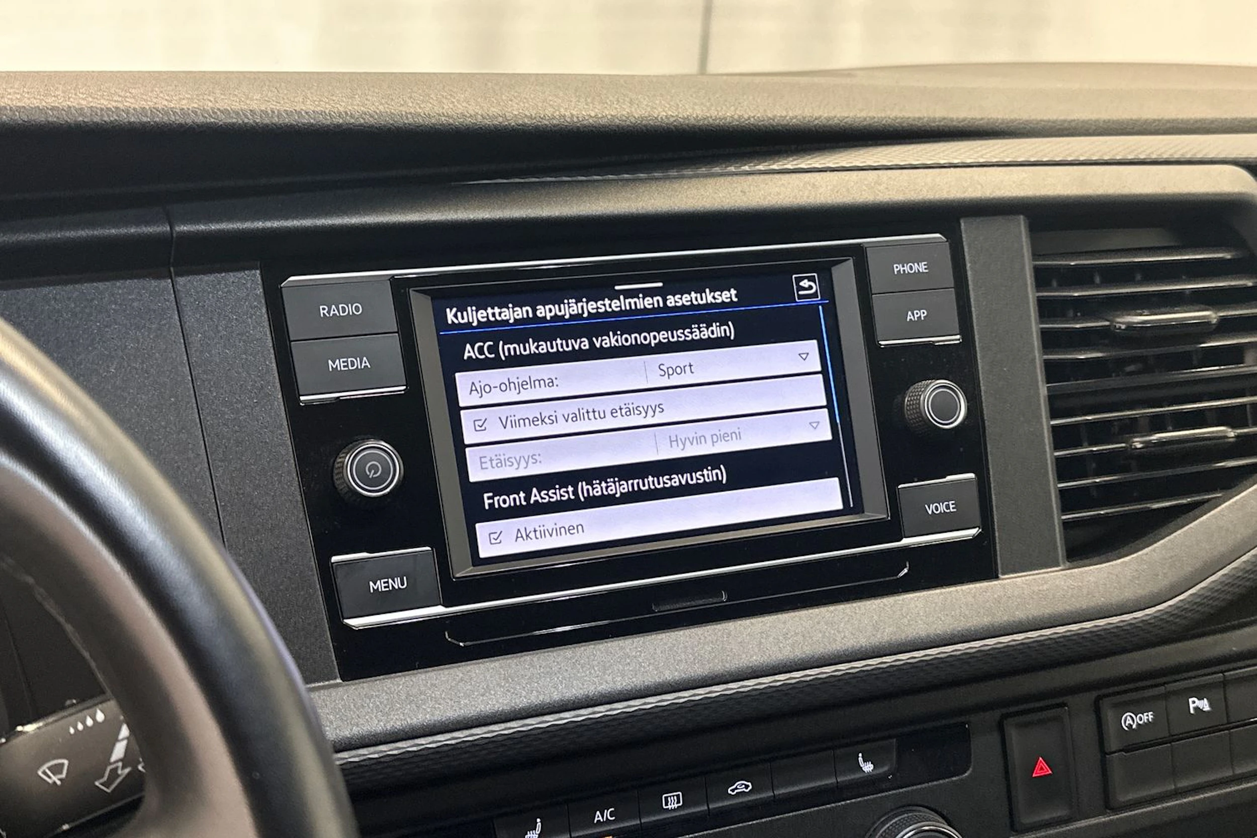 met. sininen Volkswagen Transporter 2022 kuva 15.