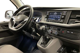 valkoinen Volkswagen Transporter 2023 kuva 9.