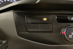 valkoinen Volkswagen Transporter 2023 kuva 18.