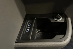 valkoinen Volkswagen Transporter 2023 kuva 21.