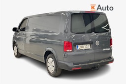 harmaa Volkswagen Transporter 2023 kuva 2.