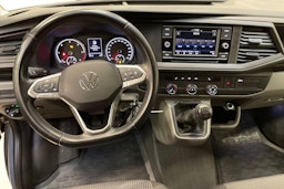 harmaa Volkswagen Transporter 2023 kuva 9.