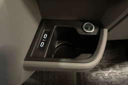 harmaa Volkswagen Transporter 2023 kuva 27.