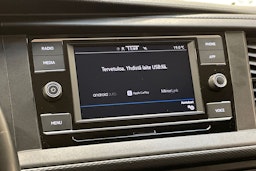 harmaa Volkswagen Transporter 2023 kuva 29.