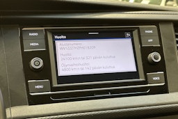 harmaa Volkswagen Transporter 2023 kuva 30.