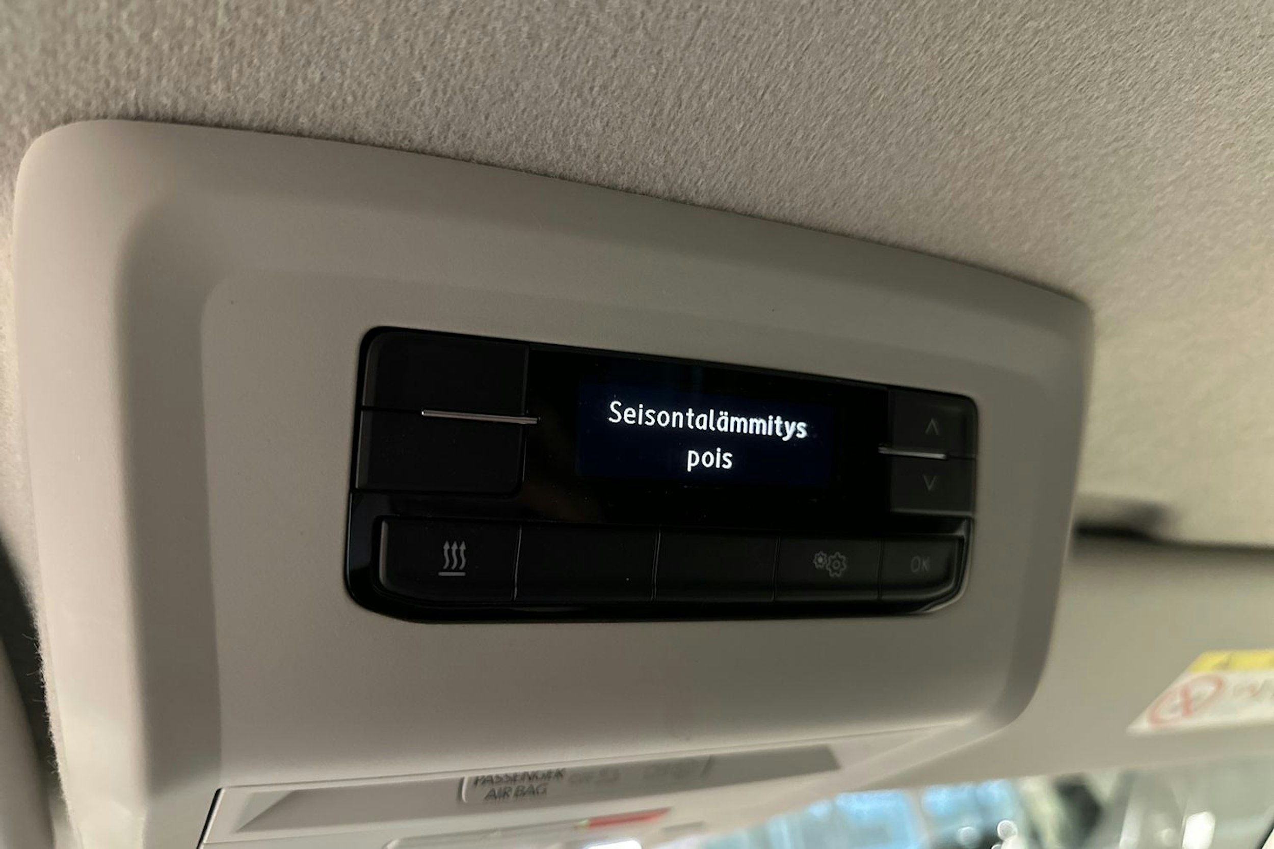 harmaa Volkswagen Transporter 2023 kuva 19.